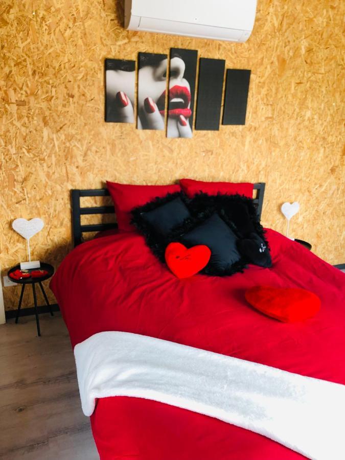 Mini Love Room Jacuzzi Privatif Urimenil Ngoại thất bức ảnh
