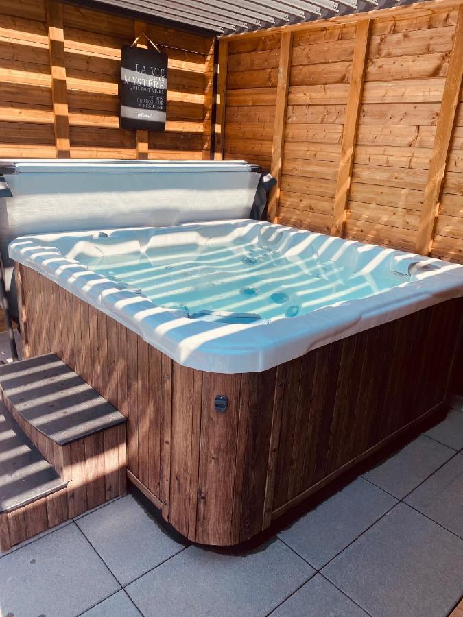 Mini Love Room Jacuzzi Privatif Urimenil Ngoại thất bức ảnh